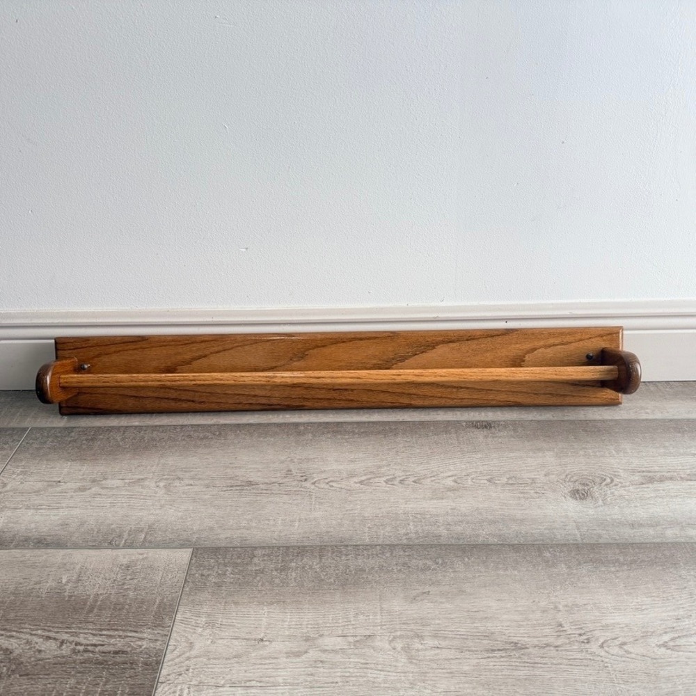 Vintage 1991 Oak Wood Wall Mount Towel Rack 32 Inch‎ Farmhouse Rustic Country